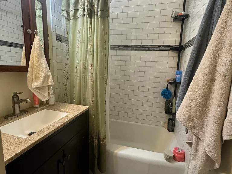 2621 N Maryland Ave #1 — Photo 6