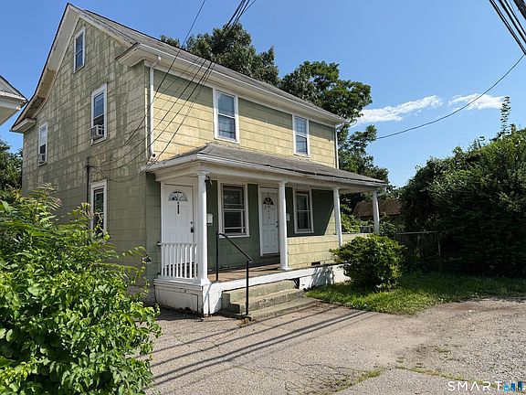 3rd image of 459 Honeyspot Road