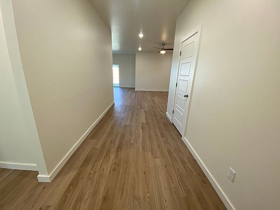 3rd image of 1936 Sara Vista Dr