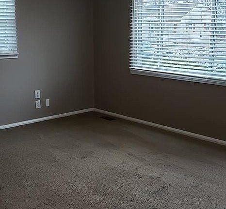 3rd image of 208 W Circle Dr