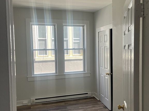 3rd image of 430 Liberty St APT 1G