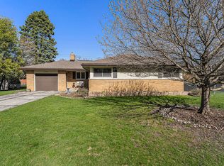 3454 E Manitou Cir, Norton Shores, MI