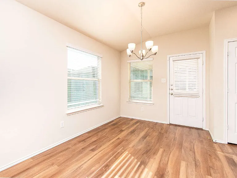 2319 Pintail Loop — Photo 6