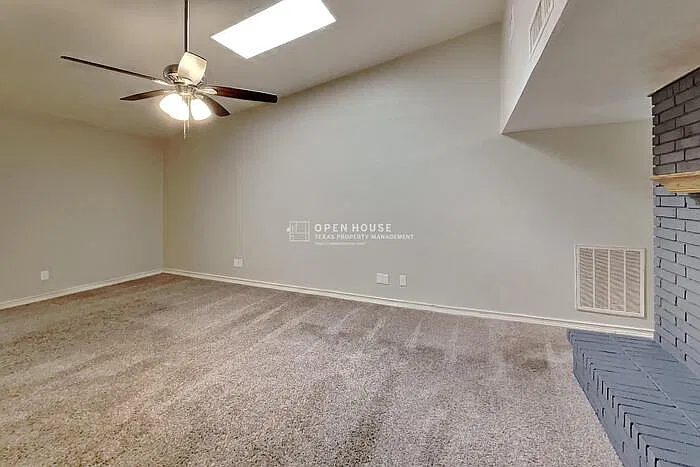 3 bed, 2.0 bath, 1460 sqft, $2,250 — Photo 4