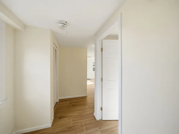 75 Lakeview Ter, Oakland, NJ 07436