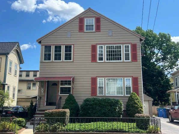 67 Waverley St #67, Belmont, MA 02478
