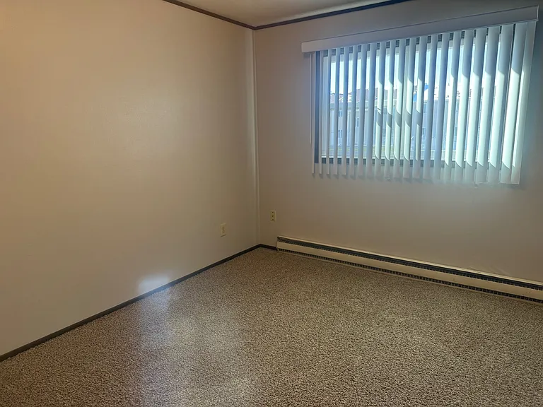 704 Miller Ct — Photo 8