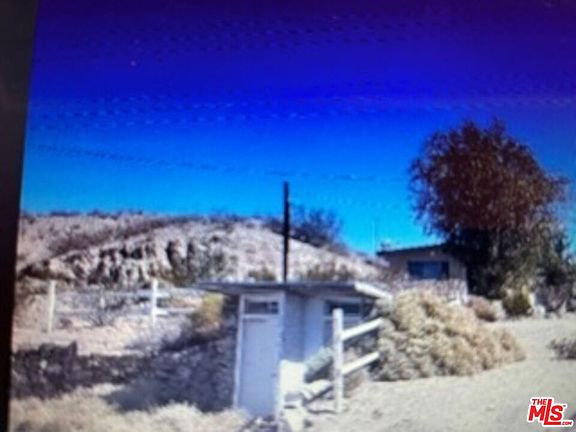 3rd image of 25753 National Trails Hwy