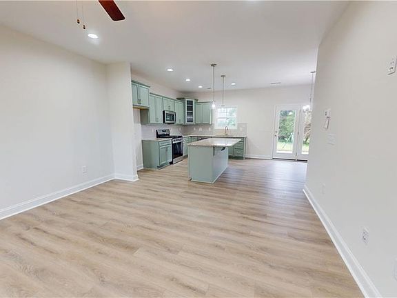 2nd image of 1318 Dandridge Dr