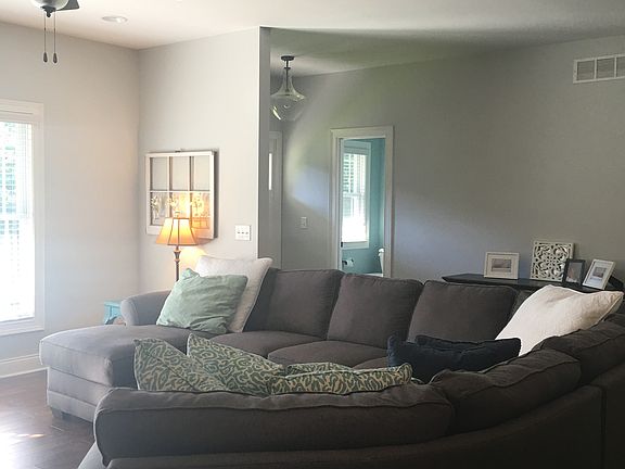 3rd image of 2672 Stonegate Dr