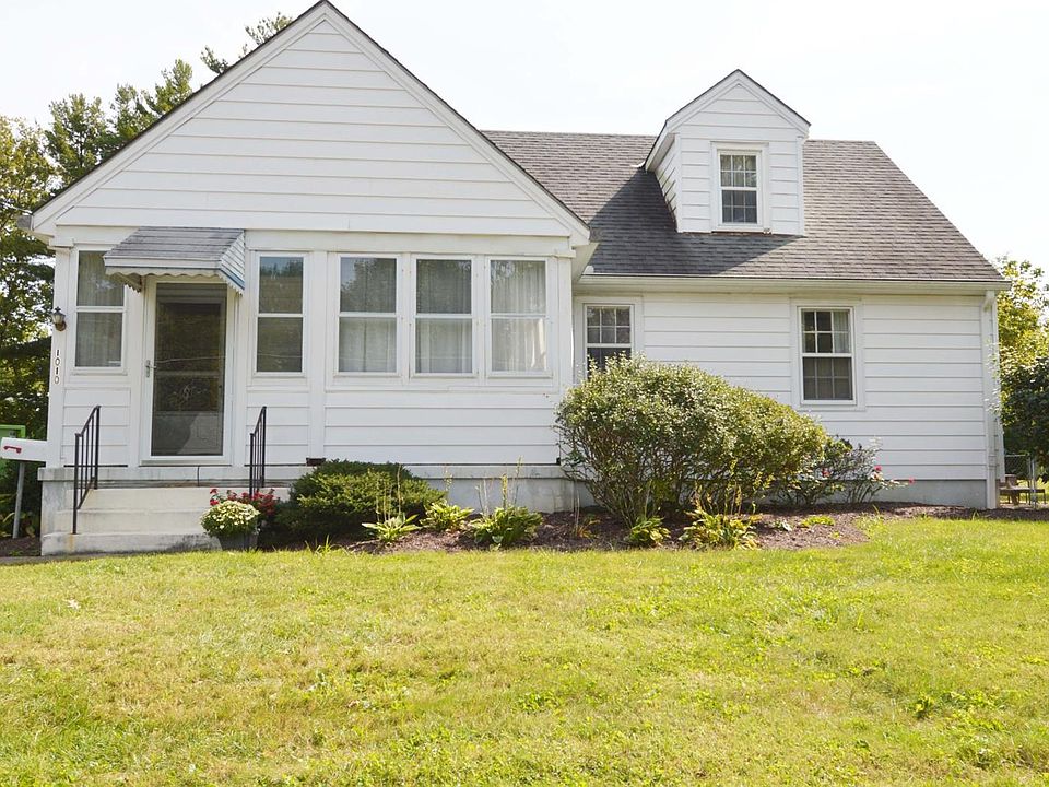 1st image of 1010 Maycliffe Pl