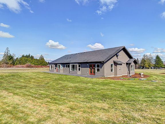 www.LamoureuxRealEstate.com