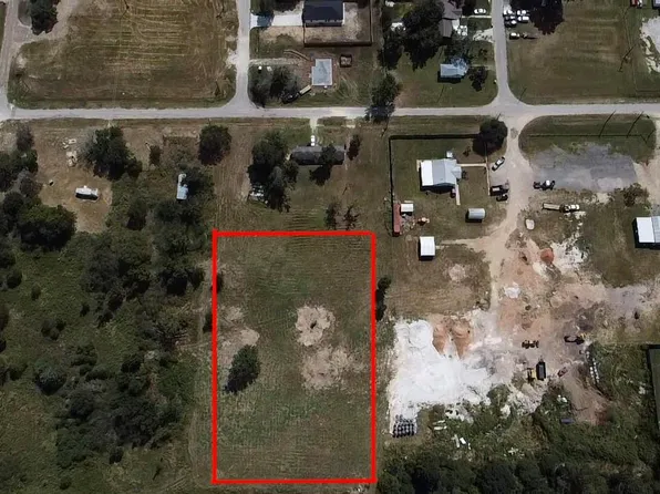 48 Saint Marys St, Hempstead, TX 77445