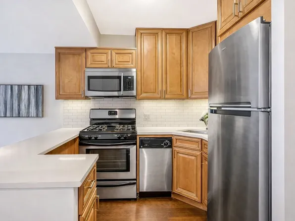 230 E Ontario St, Chicago, IL