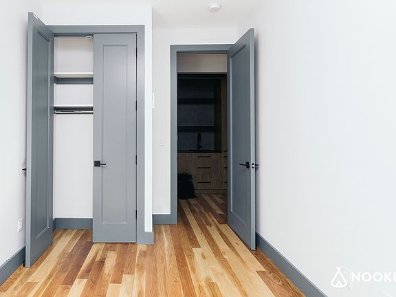 4th image of 376 Bedford Ave #3W