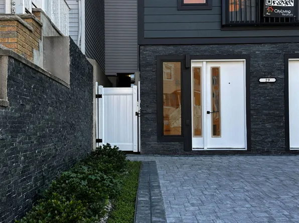 29 Carlton Avenue image 3 of 32