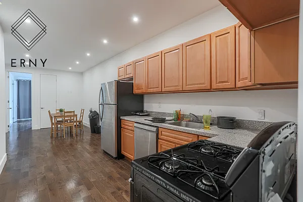 Rented by Pinn Realty | media 2