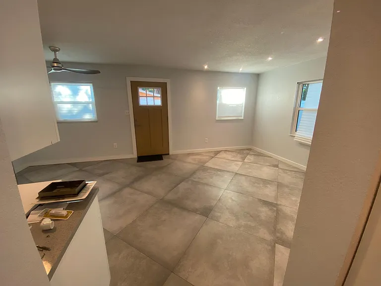 1721 W Walnut St — Photo 14