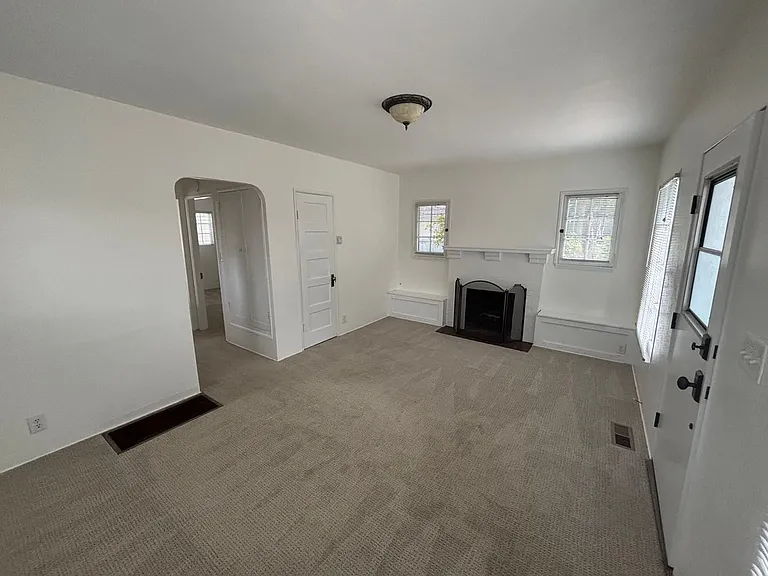 1330 Carmelita Ave — Photo 1