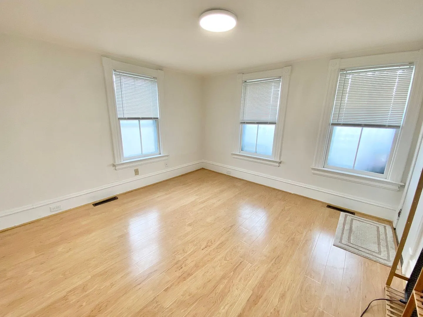 93 Walnut st — Photo 3