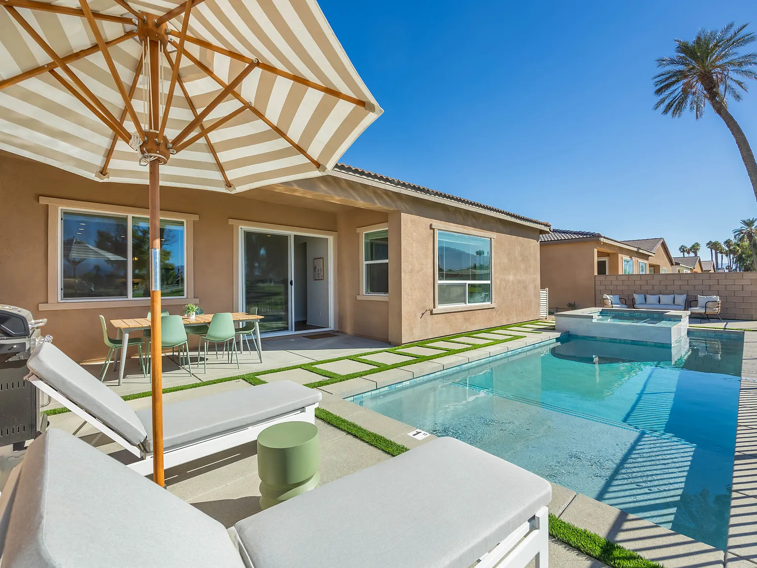 3 bed, 2.5 bath, 1996 sqft, $8,000 — Photo 2