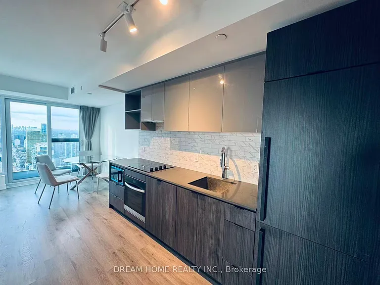 252 Church St #5603 — Photo 6