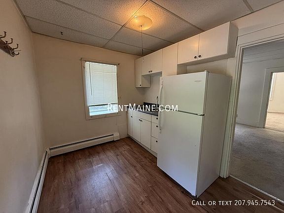 2nd image of 8 Commercial St APT 1
