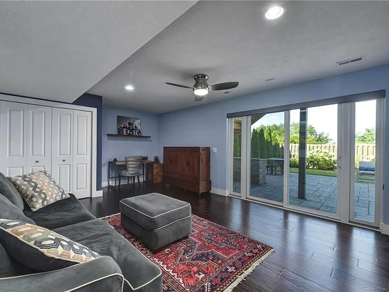 2293 City View Dr — Photo 25
