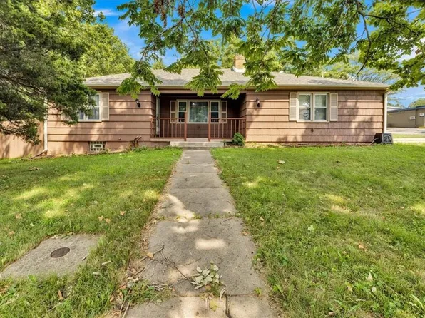 8635 England St, Overland Park, KS 66212