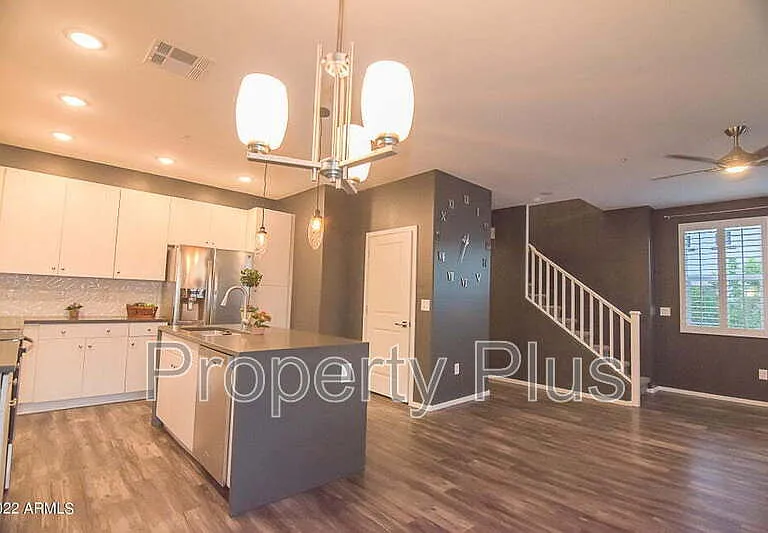 2362 E Huntington Dr — Photo 14