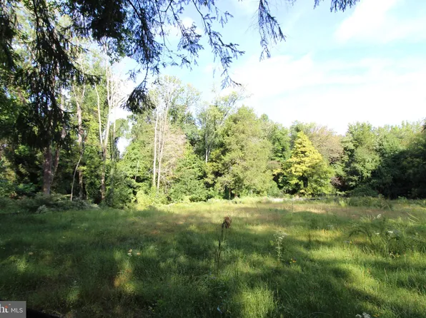 304 Munn Ln, Cherry Hill, NJ 08034