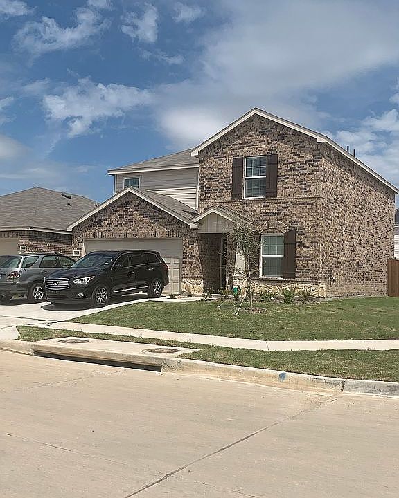 2nd image of 900 Paso Fino Dr