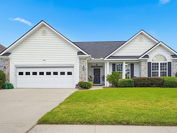 2nd image of 241 Wedgefield Dr.