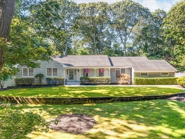 258 N Country Road, Wading River, NY 11792