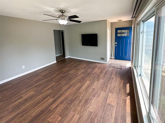 3rd image of 3949 Park Ln