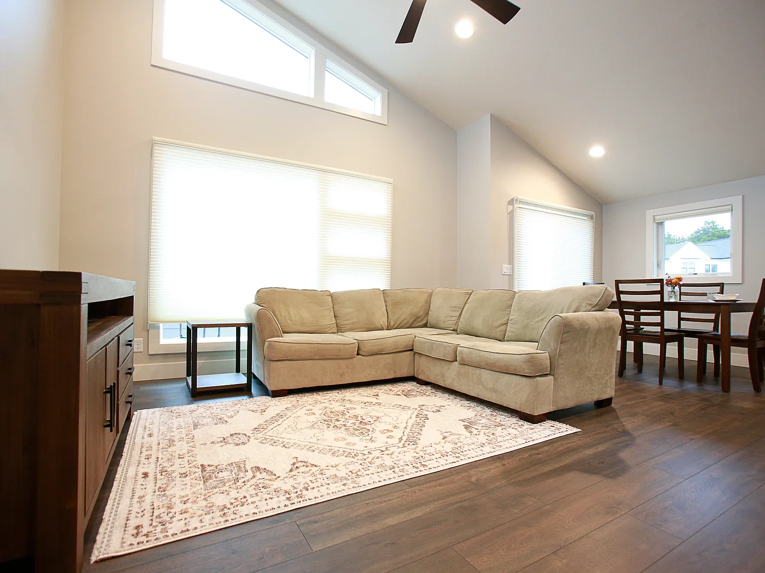 1 bed, 750 sqft, $2,250 — Photo 2