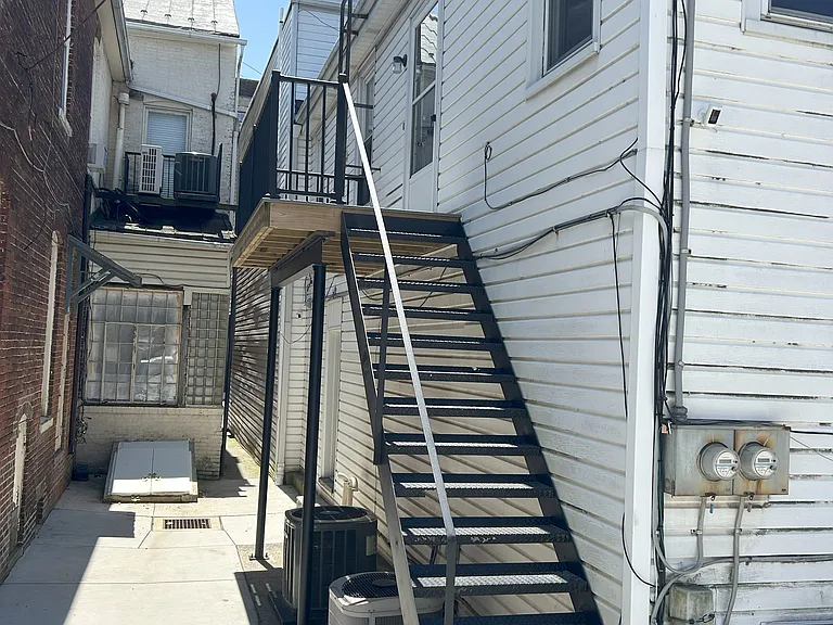 6 York St — Photo 1