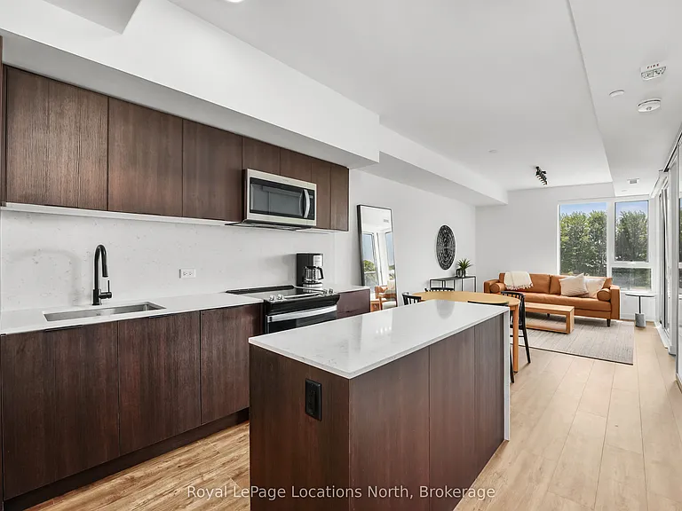 31 Huron St — Photo 7