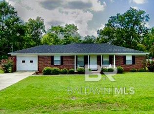 66 Forest Ave, Monroeville, AL 36460
