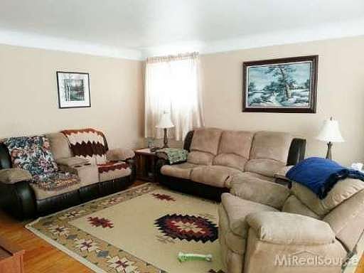 5th image of 21325 Alexander St