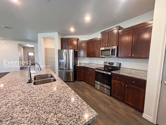 3rd image of 854 Freedom Cir