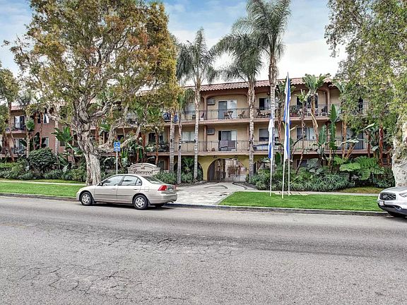 2nd image of 10760 Rose Ave #323