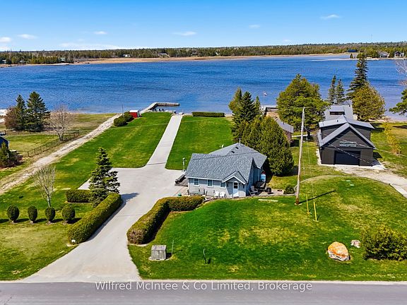 2nd image of 834 Pike Bay Rd
