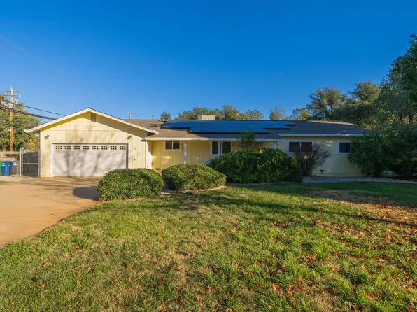 5017 Woodview Dr, Redding, CA 96002