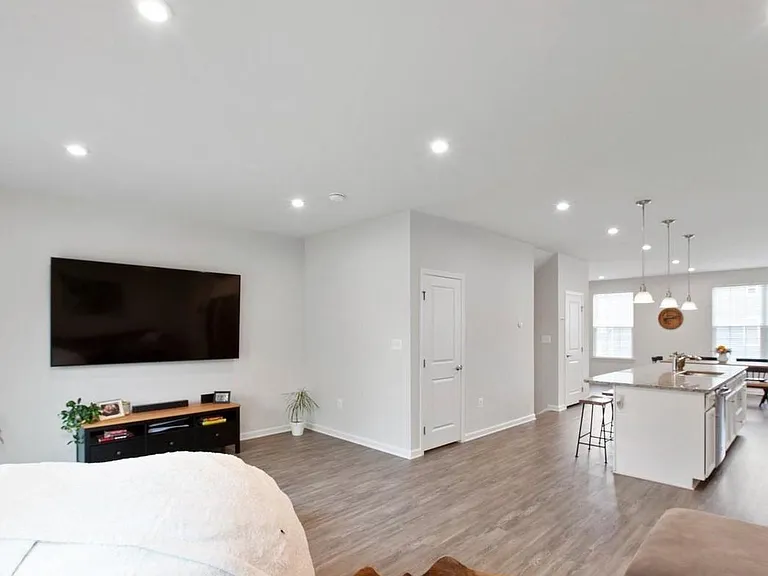 9828 Cedarmass Cir — Photo 24