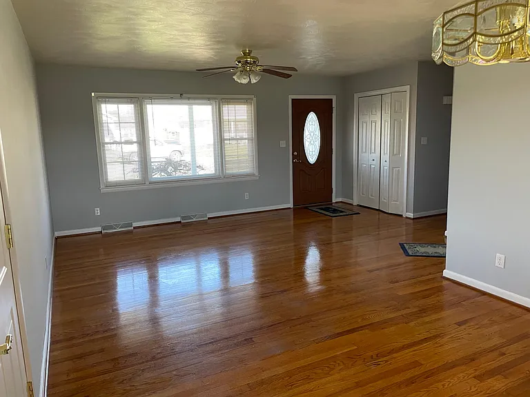 Large family room. Beautiful oak floors throughout.