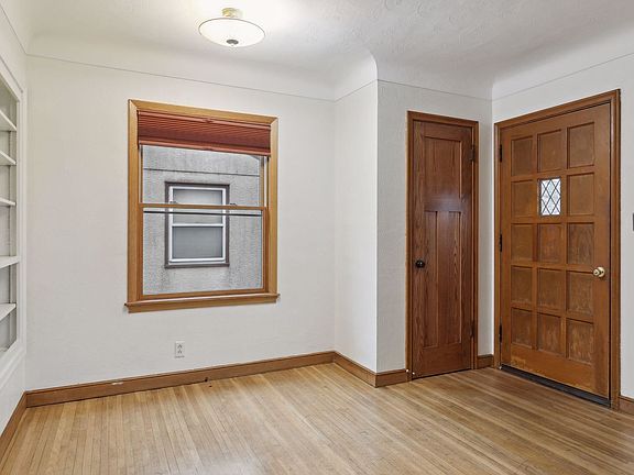 4th image of 1686 Nebraska Ave E