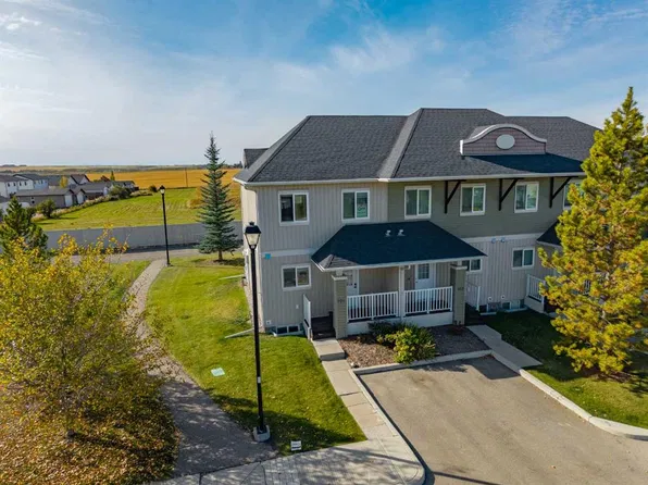 101 E Clover Way, Carstairs, AB T0M 0N0