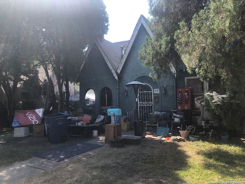 1st image of 738 E Ashby Pl