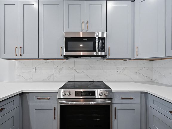 4th image of 704 Ferguson Dr #4